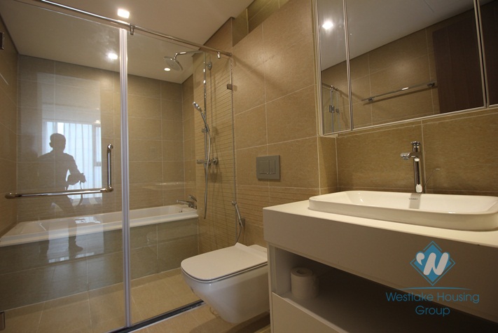 Beautiful four bedrooms apartment for rent in Vinhome Metropolis, Ba Dinh district, Ha Noi.